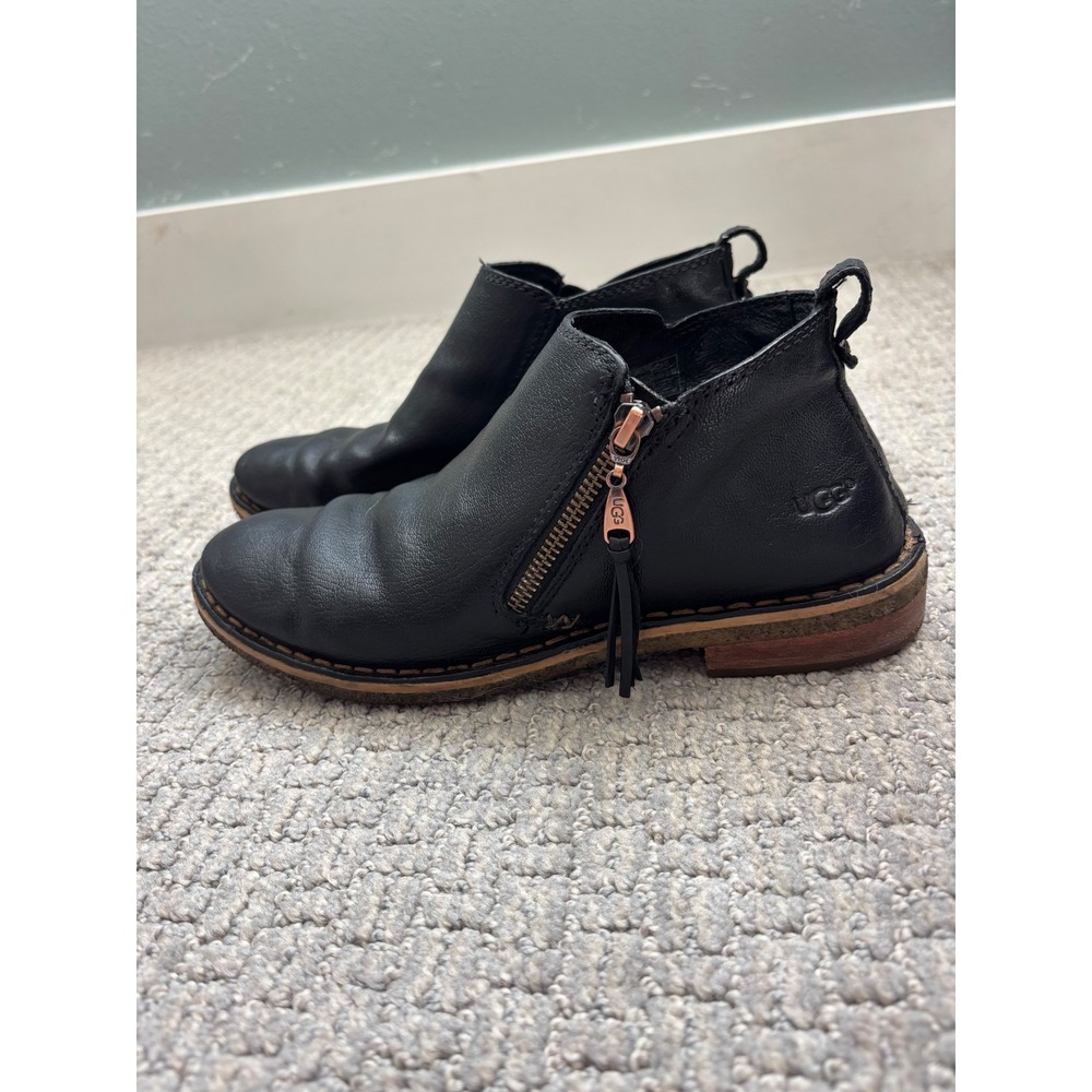 UGG Clementine Womens 7.5 Black Leather Shearling Ankle Boots Zip